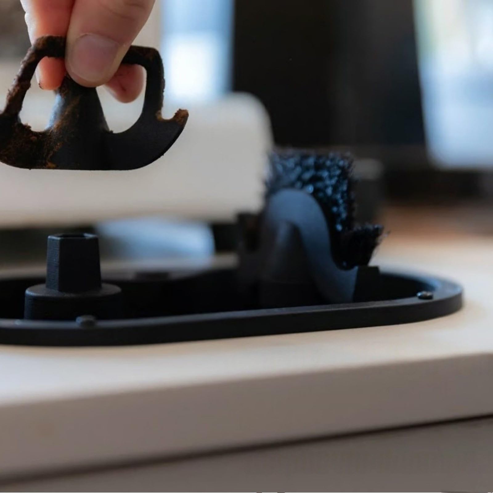 Experten Reinigungsgerät für Kaffeegeräte, Doppelmotor mit USB Antrieb für schnelle und sanfte Pflege, gründlich sauberes Kaffeezubehör