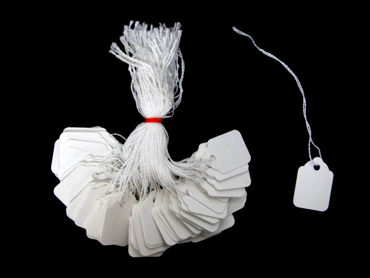 Ivy White Strung Tags 28mm x 19mm Jewellery Price Tags Tie On Labels (500 Pack)