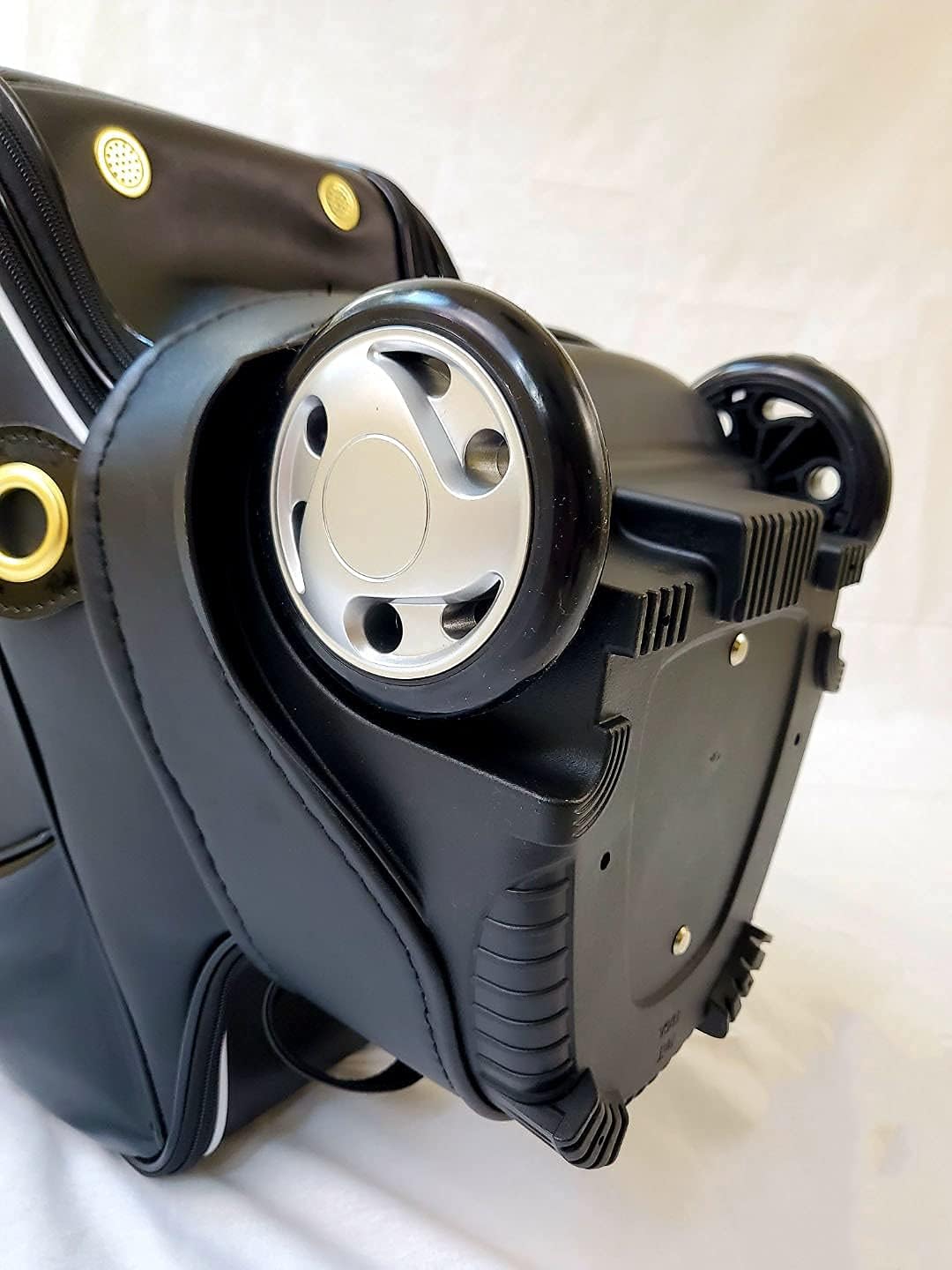 Ladies Senior Portable PU Leather Wheeled Golf Bag With Large Wheels and Luggage Style Pull Over Handle