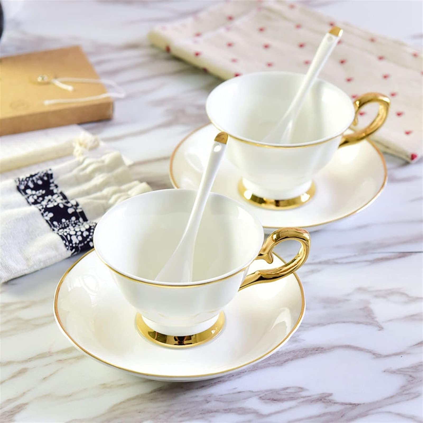 Zestaw kubków do herbaty i spodków wielokrotnego użytku porcelany kostnej filiżanki do espresso filiżanki luksusowa herbata ananasowa filiżanka śniadaniowa kubek kawy