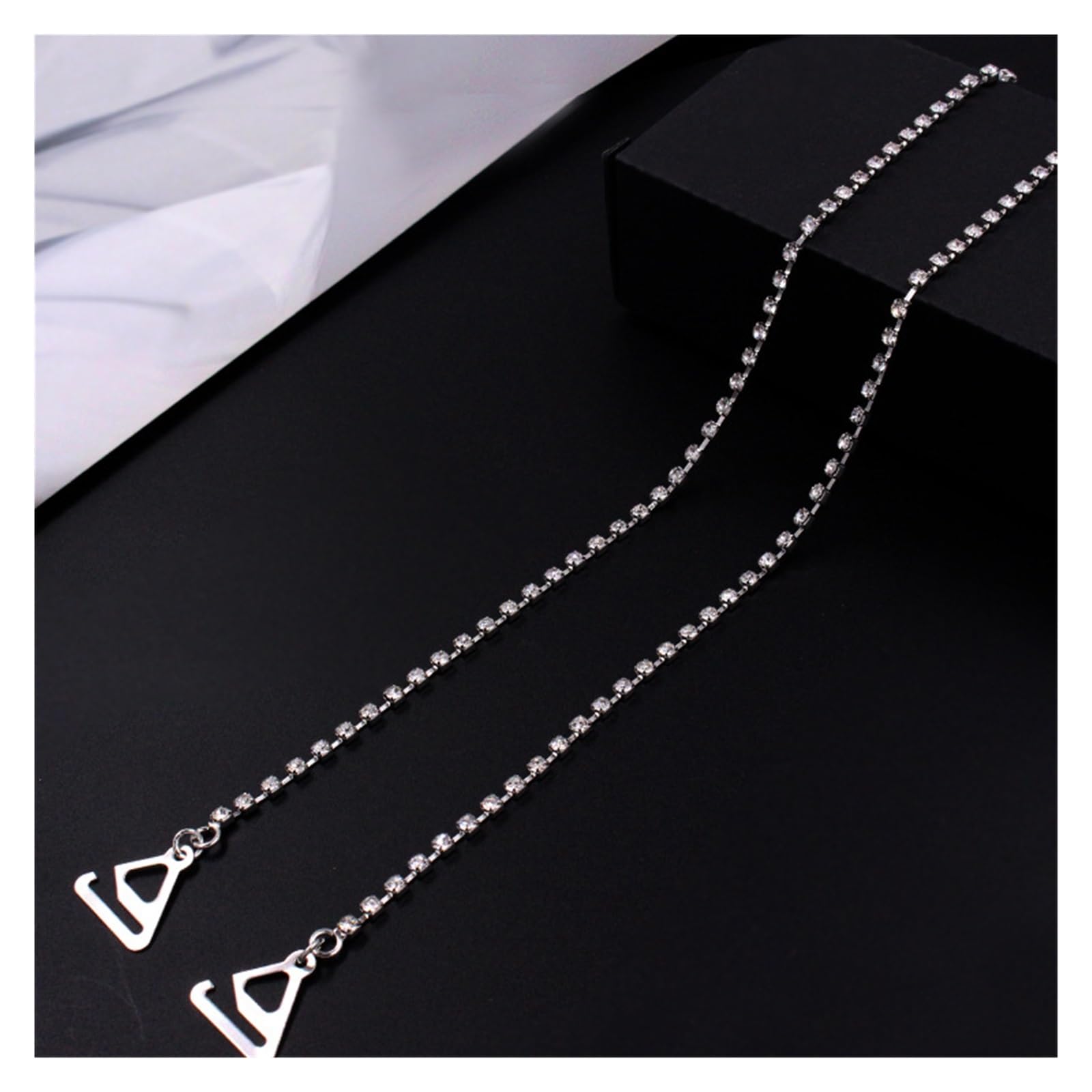YGMNQAL 1Pair Rhinestone Bra Straps Invisible Metal Underwear Strap Non-Slip Shoulder Adjustable Lingerie Brassiere Holder Accessories(Silver single row,2.2cm hook)