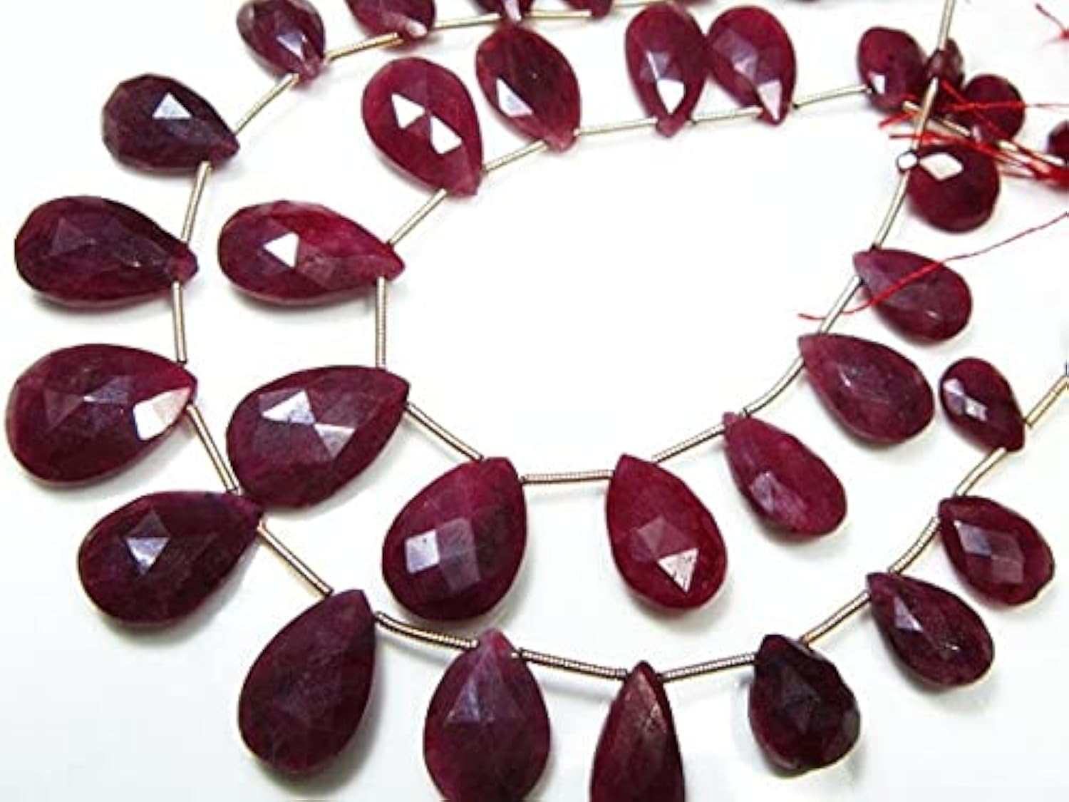 Rubis Africain AA briolettes poire LKBEADS pour création bijoux DIY