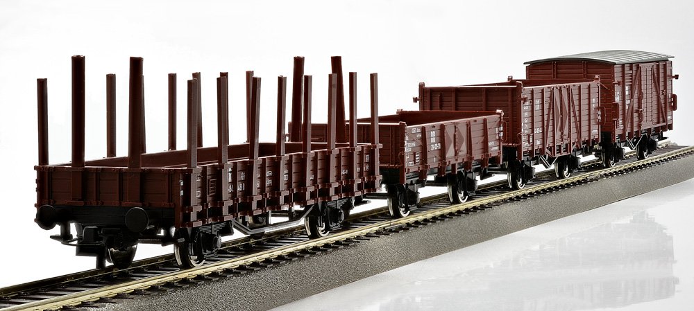 85' Pullman-Standard Superliner I Coach - Lighted - Ready to Run -- Amtrak Surfliner