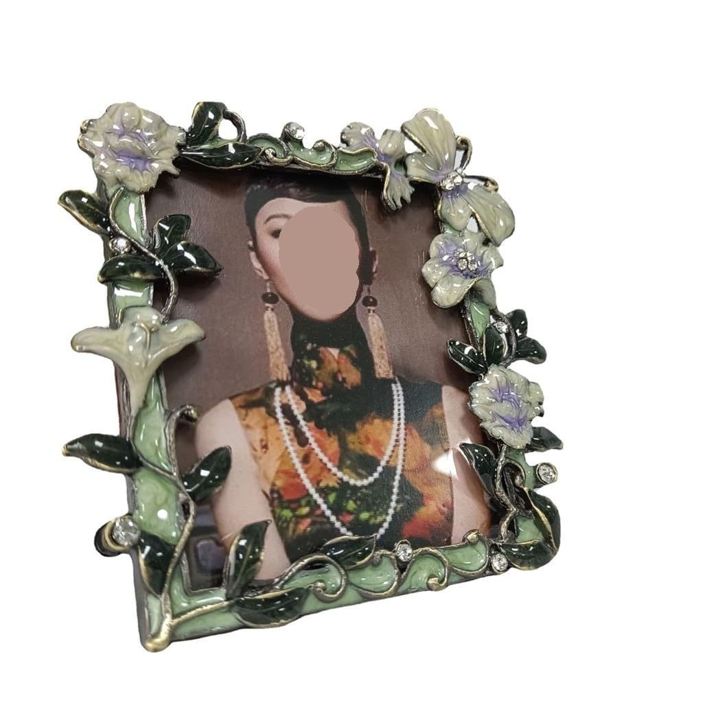 MOBYGKFY Metal Retro Photo Frame, Lightweight Home Decor, Decorative Embellishments, Commemorative
