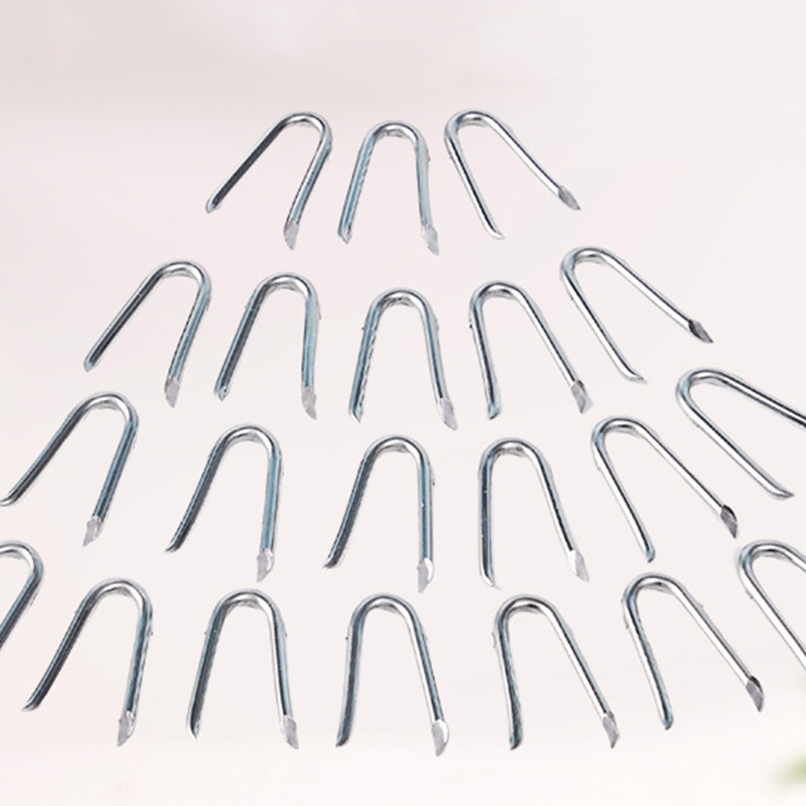200 piezas de clavos en forma de U para grapas de malla de alambre de acero para alambre y grapas tejidas en forma de U