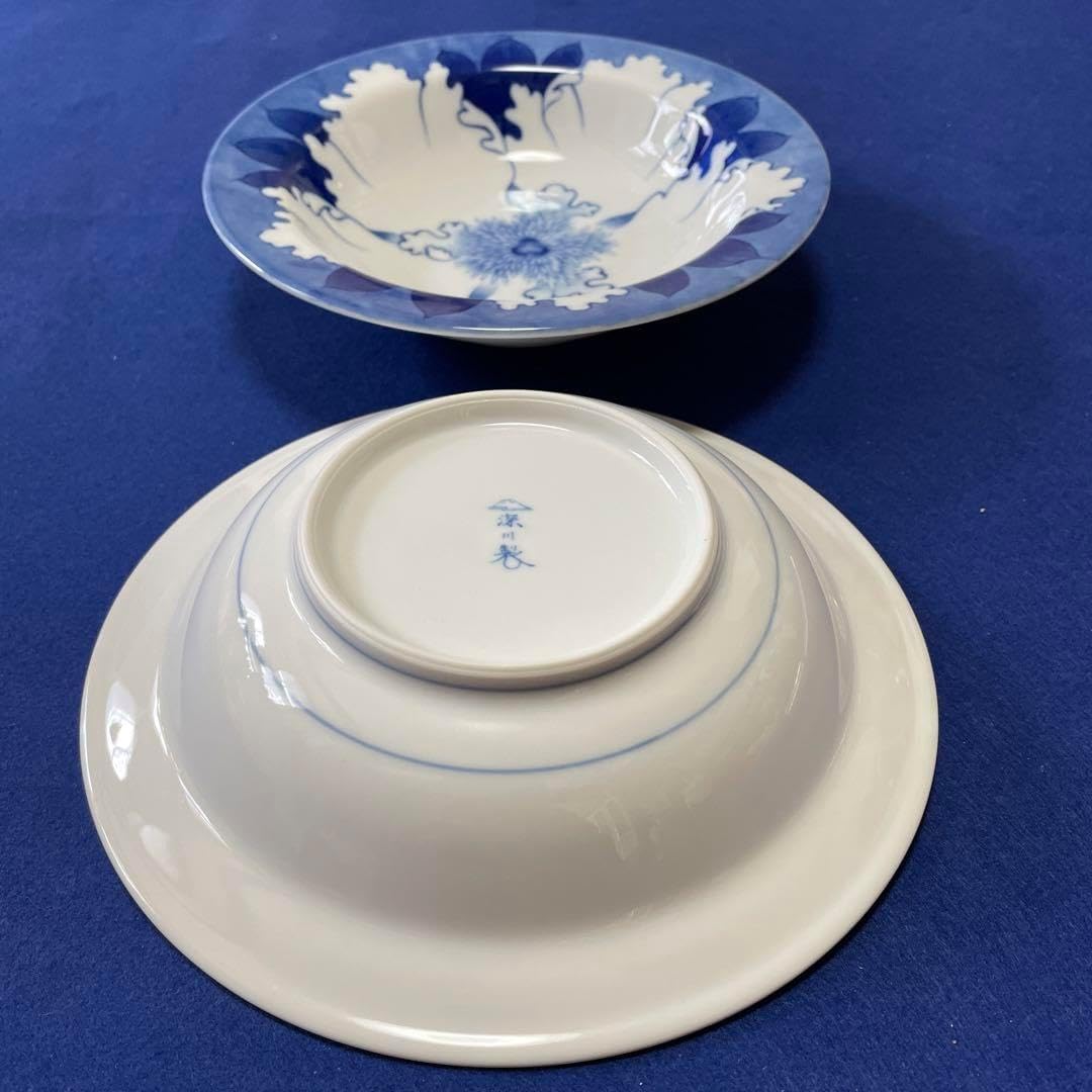 犬と梅の花の陶器皿2枚セット 深川製磁 干支皿 深川製磁の皿2枚セット