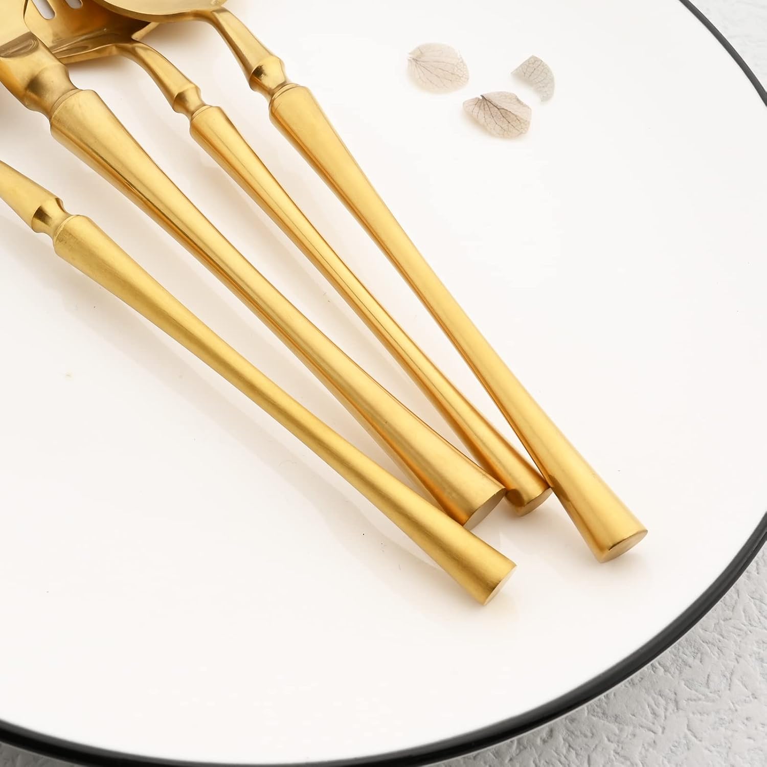 40 Pieces Silverware Set, 18/10 Stainless Steel Flatware Cutlery Set Service for 8, Stain Finish Kitchen Utensil Set Dishwasher Safe - Matte Gold