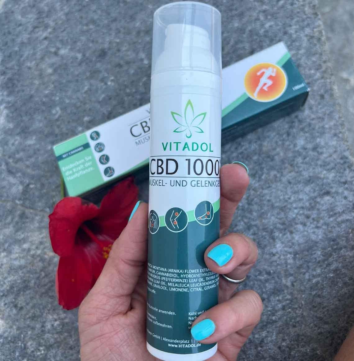 Vitadol CBD Gel mit 1.000 mg CBD HOCHDOSIERT - Cannabis Sport Creme für Muskel und Gelenke (Arnika, Schachtelhalm, Pfefferminze)