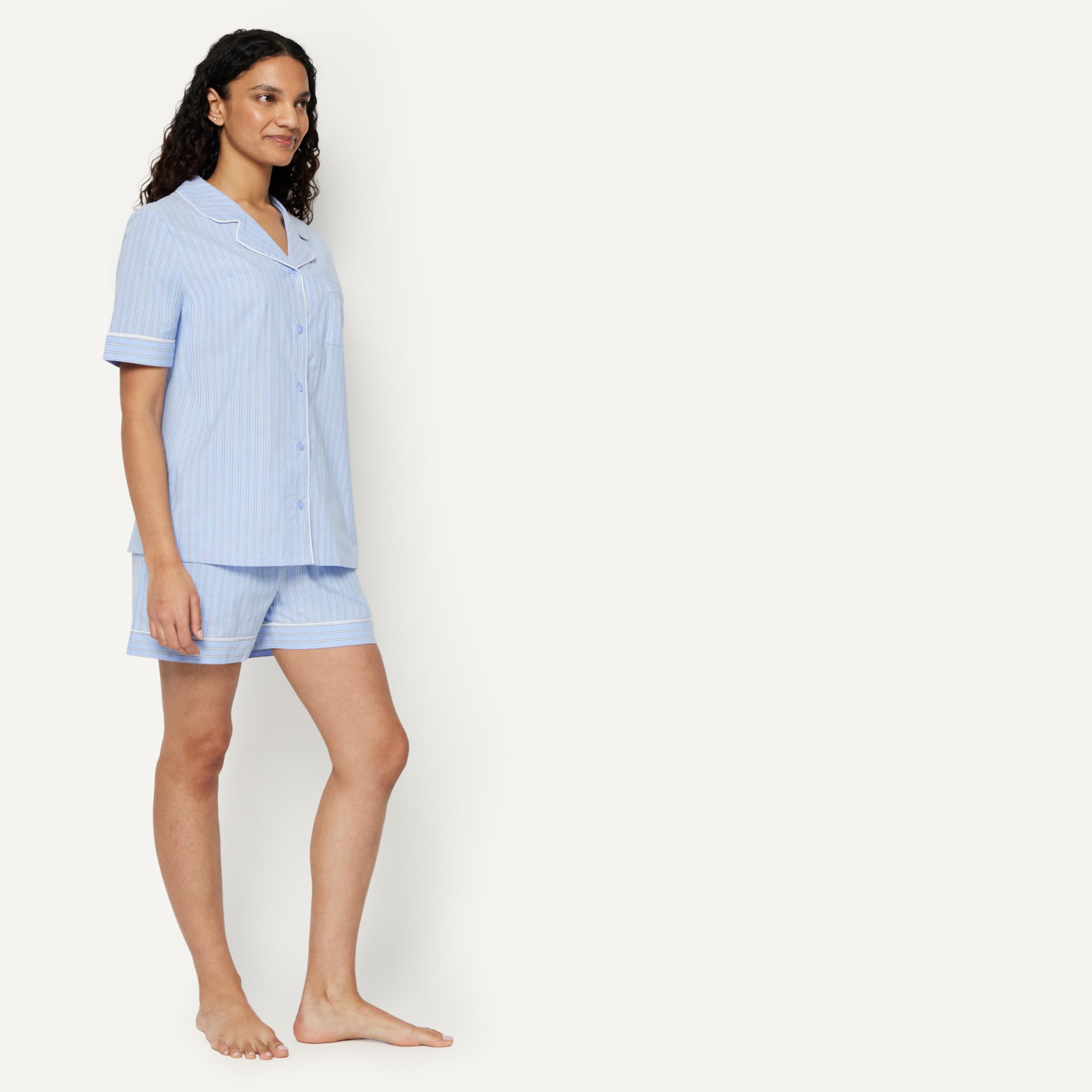 Amazon Essentials Donna Pigiama in Popeline di Cotone Elasticizzato, a Maniche Corte, abbottonatura con Pantaloncini