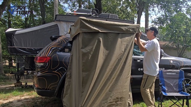 Carpa de ducha JOYTUTUS para camping en auto con techo, protección total de privacidad, separación seca y húmeda con bolsillos, lona impermeable 1000D, estacas resistentes, ducha exterior para SUVs miniatura 7