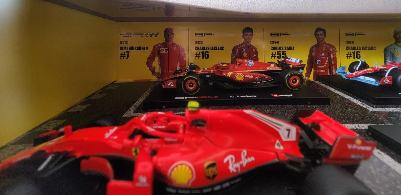 Amazon.com: Bburago Ferrari Racing Formula 1 F1 1:43 Scale Die