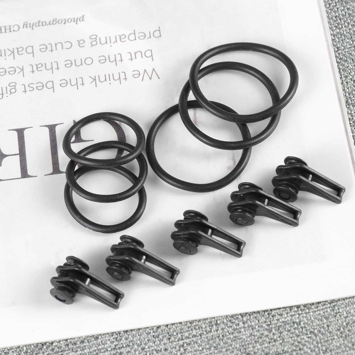 TOPBATHY Supports D'hameçons en Plastique et Caoutchouc pour Canne à Pêche Lot de 10 Gardien de Leurres Sécurisé et Facile à Utiliser , Accessoires Noirs pour Pêche TOPBATHY Supports D'hameçons en Plastique et Caoutchouc pour Canne à Pêche Lot de 10 Gardien de Leurres Sécurisé et Facile à Utiliser , Accessoires Noirs pour Pêche