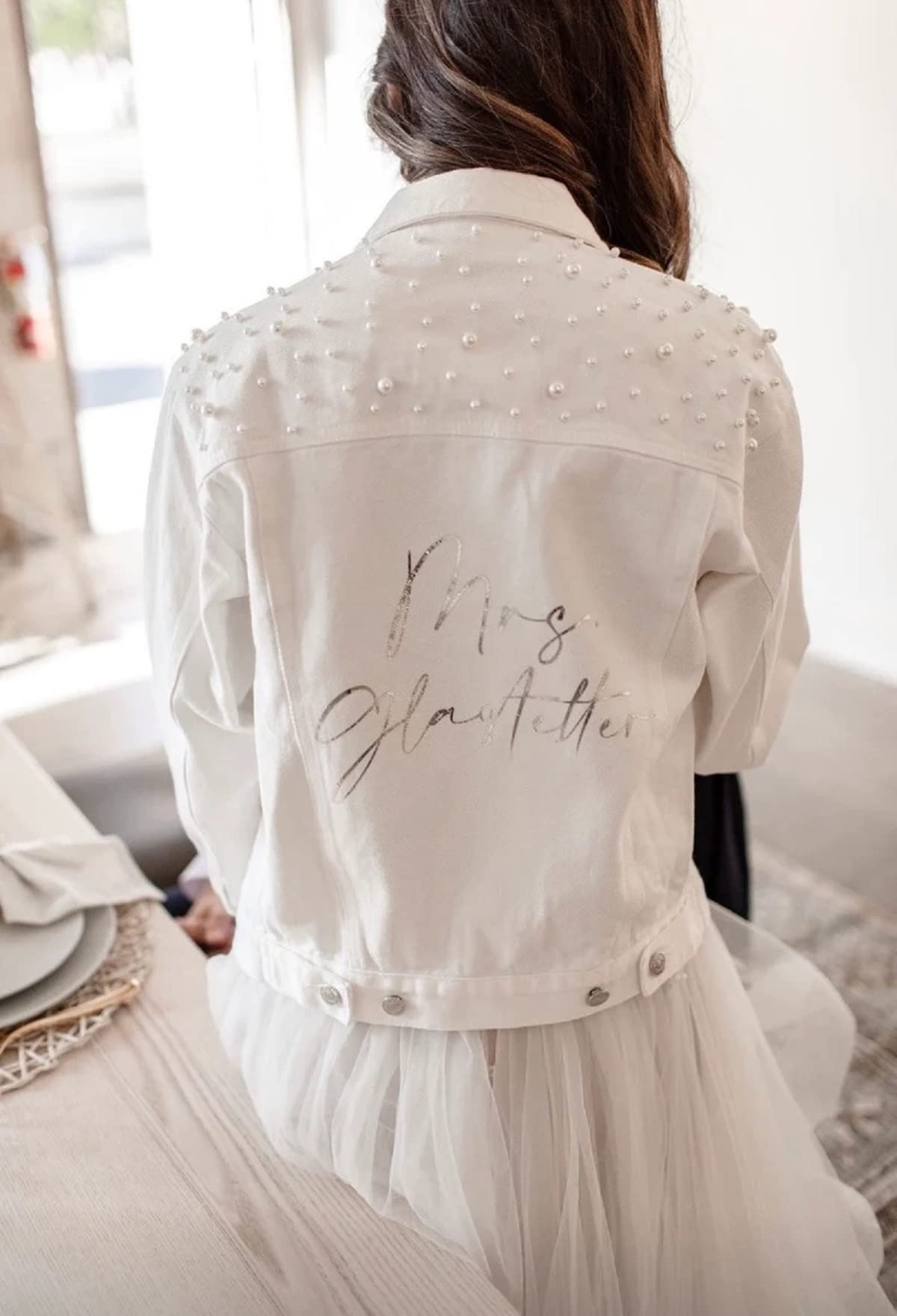Personalizzato Perla Jean Cappotto Donna Giacca di Denim Bianco Con Perle Wifey Jean Cappotto Da Sposa Jean Cappotto