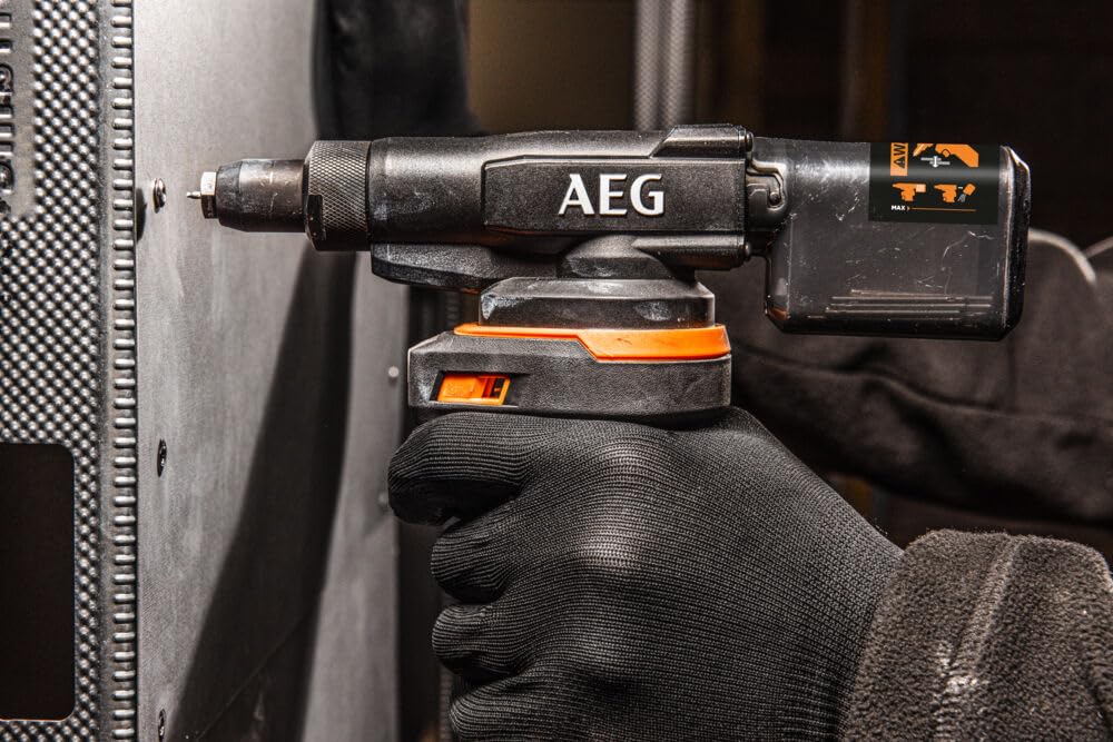 AEG - Rivettatrice da 18 Volt 10.000 N, diametro rivetti maxi da 2,4 a 4,8 mm fornito con 4 punte (senza battente. né caricabatterie) - BNZ18-0