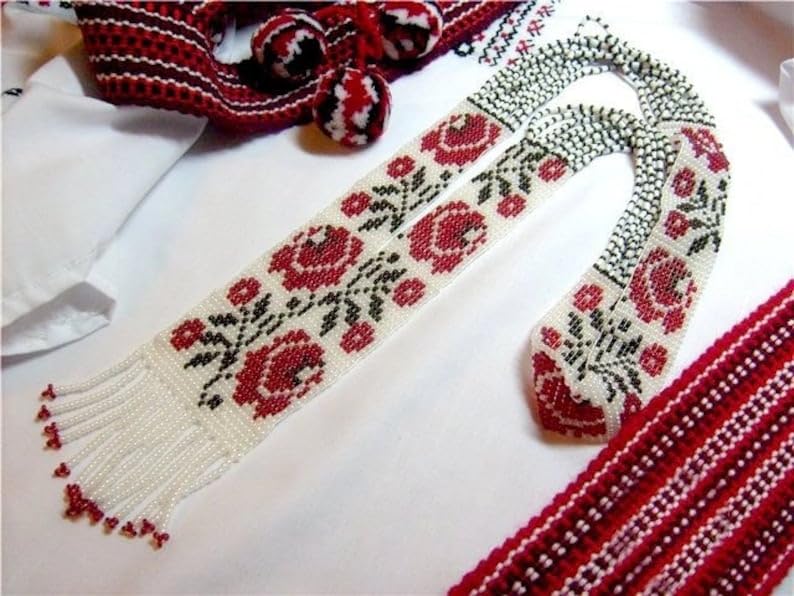 Collier Gerdan ukrainien fait main en perles de rocaille avec roses - 2
