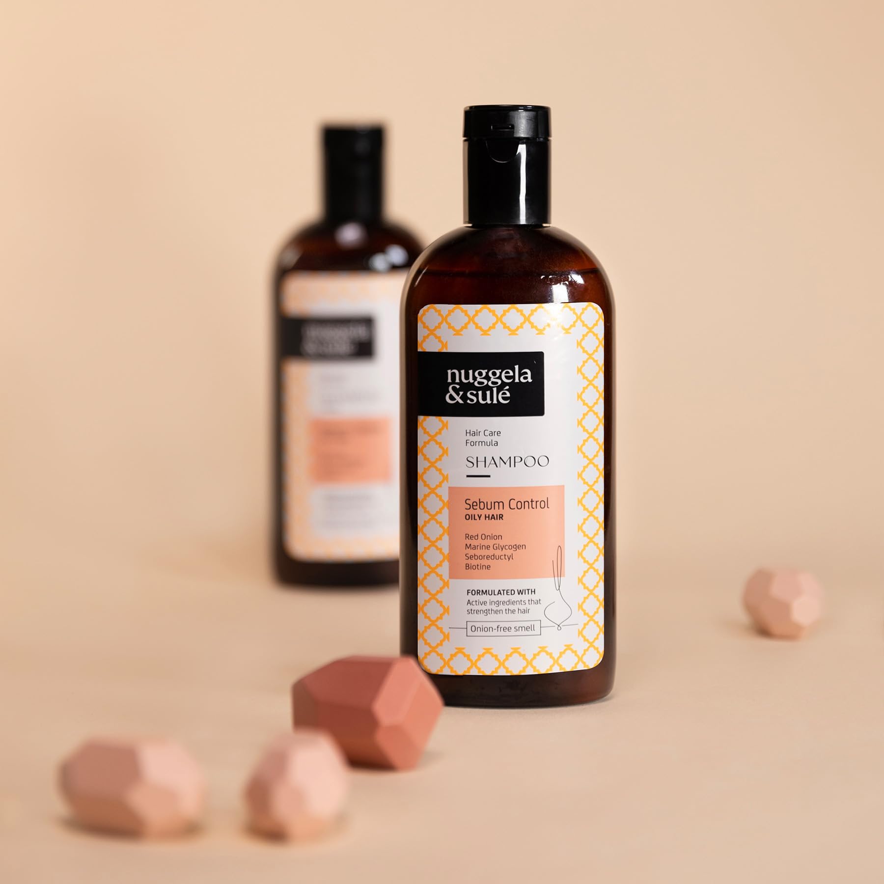 Nuggela & Sulé Shampo Seboregolatore per Capelli Grassi. Con Estratto di Cipolla Rossa e Seborreductyl. Riduce la Secrezione Sebacea e Migliora la Qualitá del Capello. 1 x 250 ml