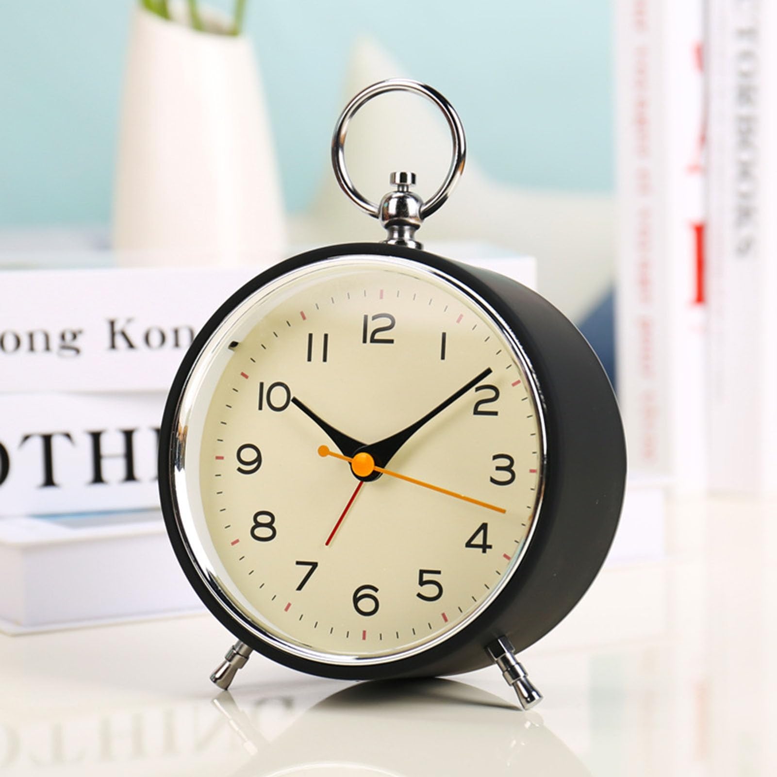 Amazon.co.jp: 目覚まし時計 4インチ サイレントクォーツ ストロングダブルベル 目覚まし時計 メッキシルバーメタルリング目覚まし時計  ナイトライト付き : ホーム＆キッチン 目覚まし時計 4インチ ミュート サイレント クォーツムーブメント カチカチ音がしない 朝の目覚め 機械式 ナイトライト バックライ