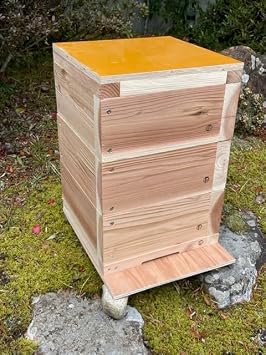 Freddo Beekeeping Box for Japanese Honey Bees, Simple Multi-Layer Hive Box, Waiting Box, Beekeeping Hive Box, Made in Japan, Cedar Material, Board Thickness 35mm, 3-Tier Set
