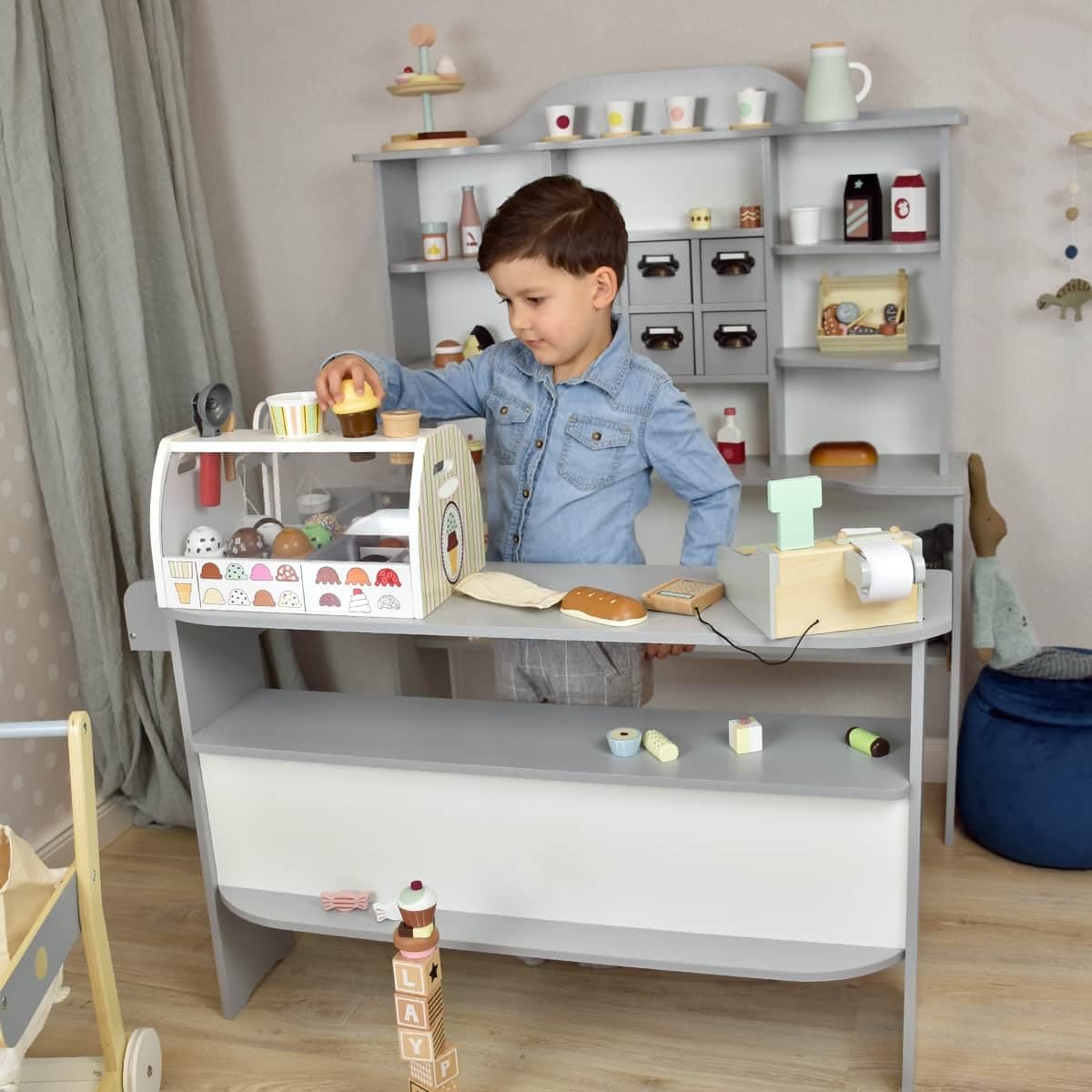 Roba Kaufladen aus Holz - Großer Kaufmannsladen für Kinder - Marktstand - Shop