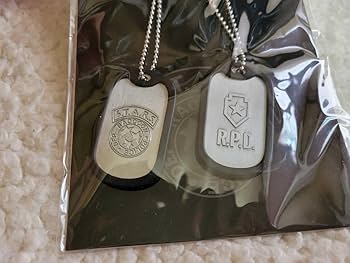 Amazon.co.jp: 映画 バイオハザード ドッグタグ クリス レッド