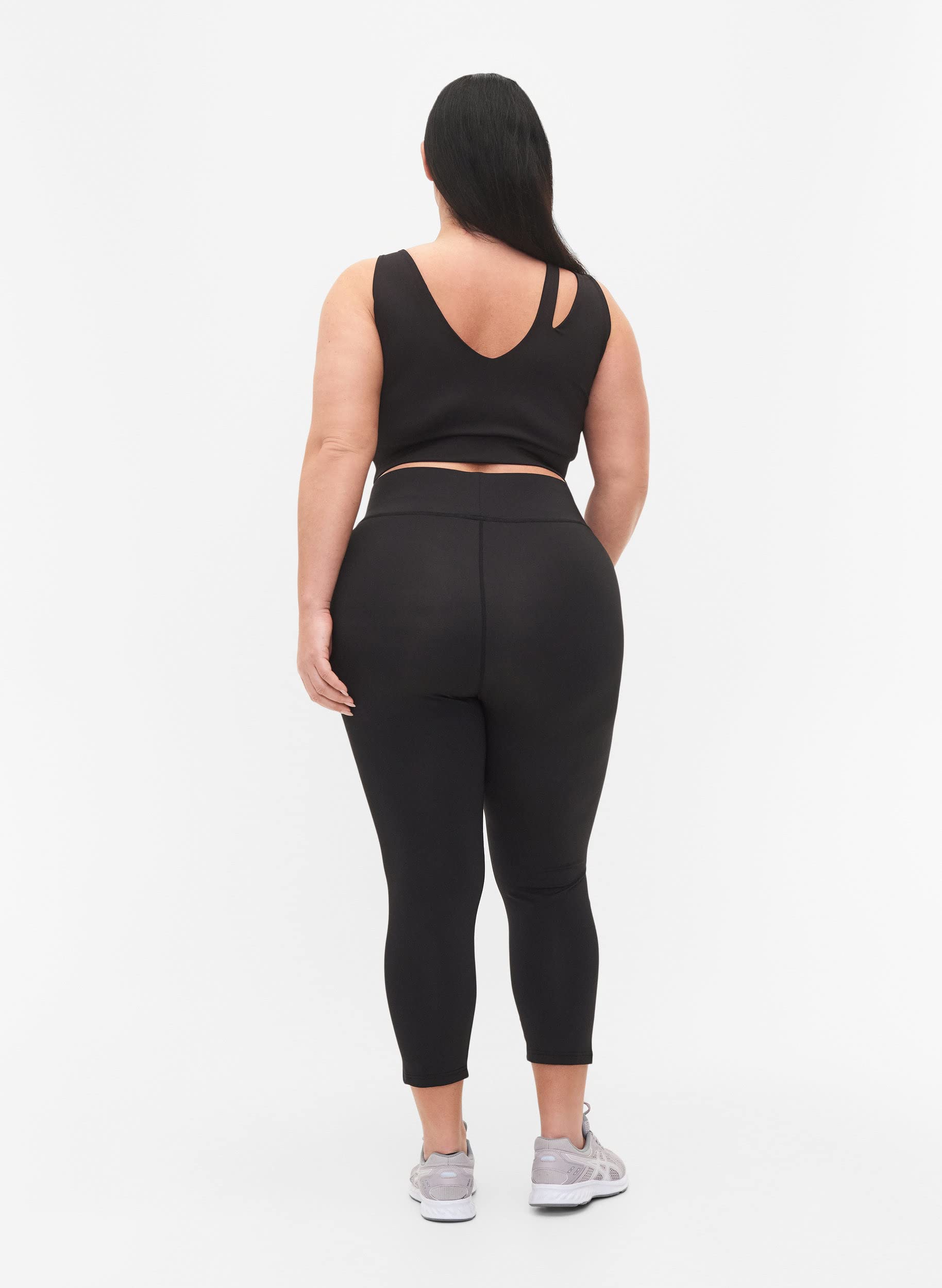 Zizzi Capri Sport-Leggings Damen große Größen, 3/4 Workout-Tights Schwarz | Eng anliegende Workout-Capris in 3/4-Länge für curvy Damen: sportliche Sporthose und Capri-Leggings mit breitem Bund
