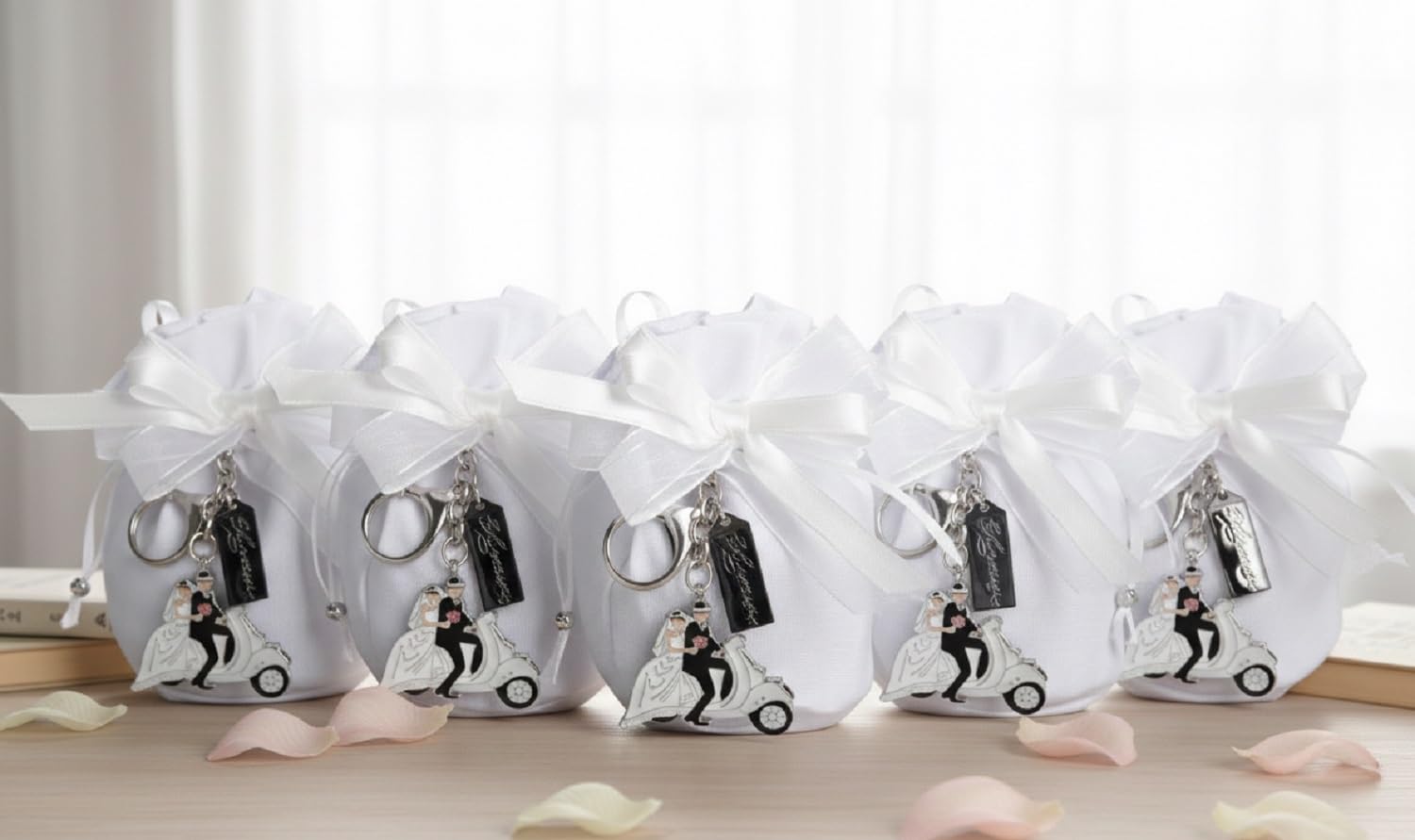 Sacs à dragées Harmony STMT25251 avec porte-clés guêpe pour invités de mariage chic