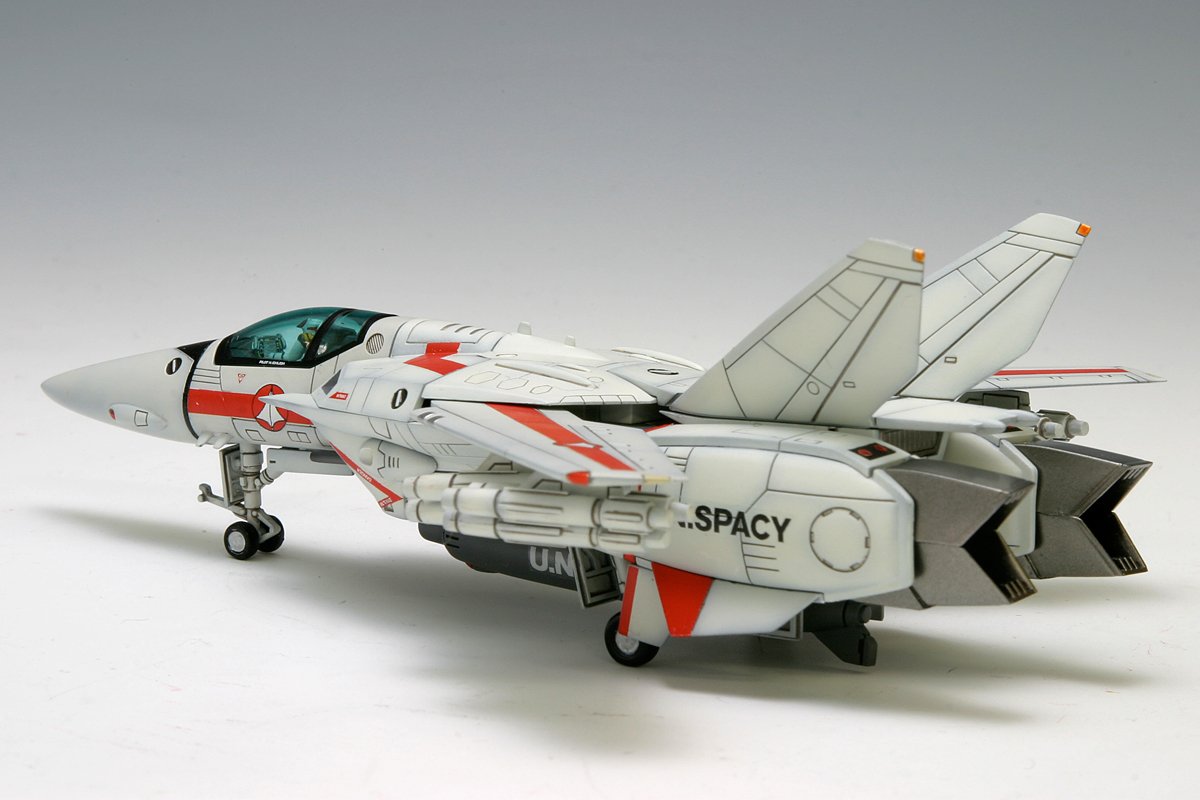 Amazon | WAVE 1/100 超時空要塞マクロス VF-1J ファイター 一条
