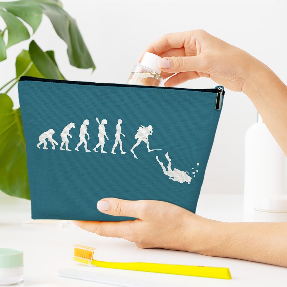 Scuba Diving Makeup Bag, Swimming Gifts for Women Female Girls, Funny Scuba Cosmetic Pouch, Swim Bags for Swimmers, Birthday Gifts for Diver Lovers - Image 4