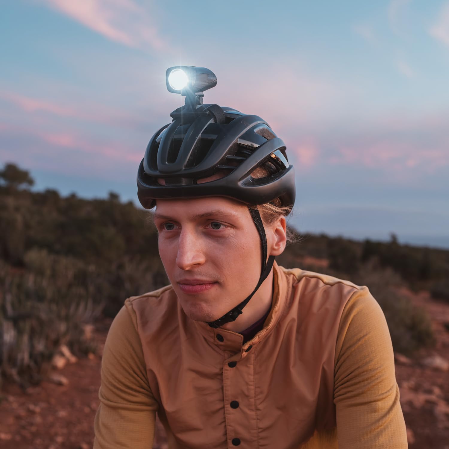 SIGMA Buster 400 HL | Luz de Casco con 400 lúmenes | Recargable con Cinco Modos de iluminación | con función Quick Release para una rápida fijación | Color Negro