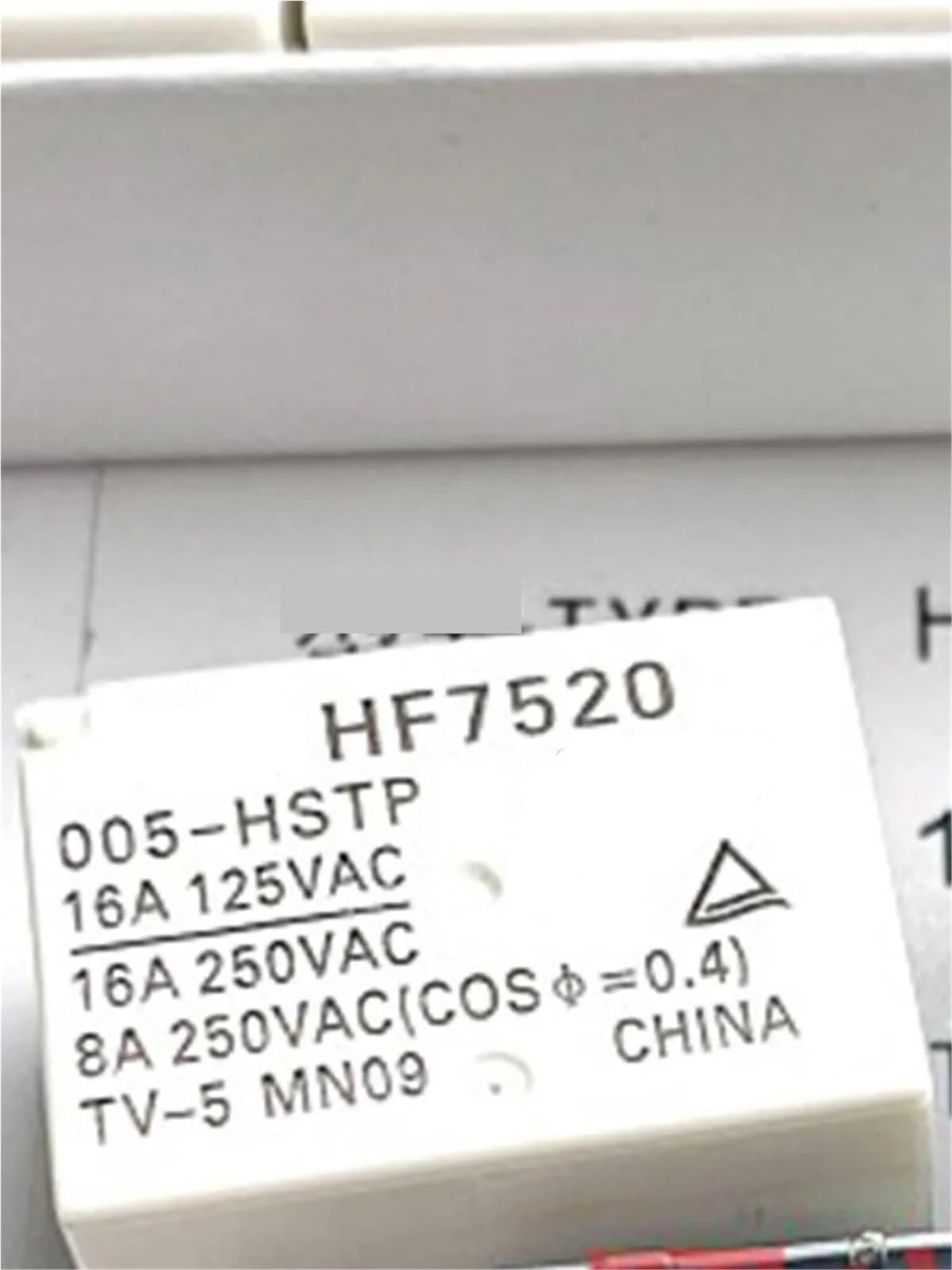 Relés electromagnéticos HF7520 005-HSTP de 4 pines y 5 voltios 2