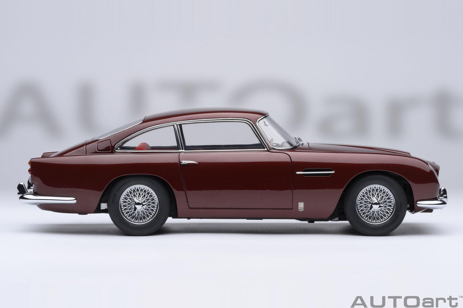 AUTOart 70289 1/18 Aston Martin DB5 dunkelrot metallisches Endprodukt