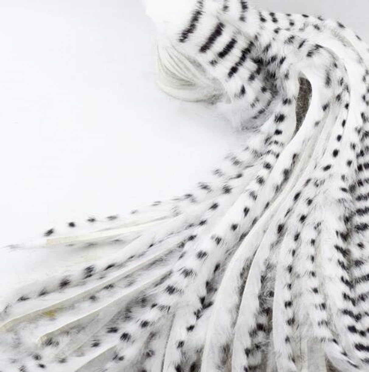 WellieSTR 1 Meter (Barred White Color) Half Skin Fly Tying Rabbit Zonker Strips 5mm Width pre-Cut Rabbit Fur Strips for Zonker Style Fly Fishing Streamers