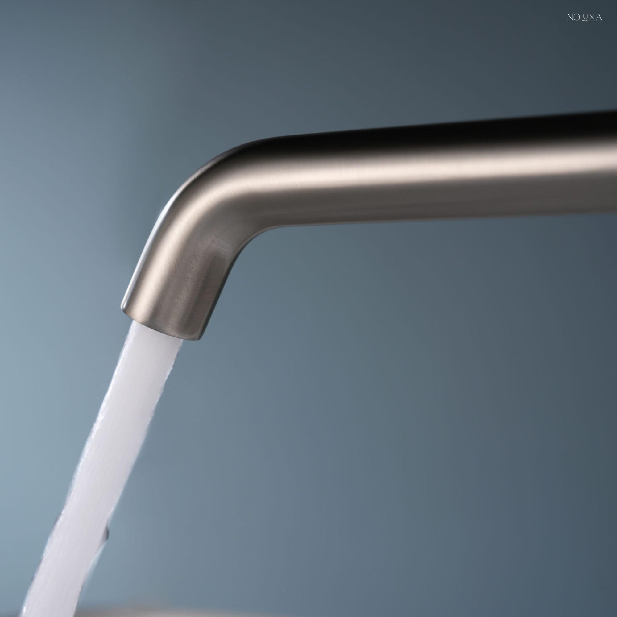 Imex - Robinet de lavabo en nickel avec bec haut | Robinet pour lavabo de salle de bain avec eau froide et chaude | Robinetterie monocommande effetus cascade avec bec en laiton | Série Gênes | Couleur