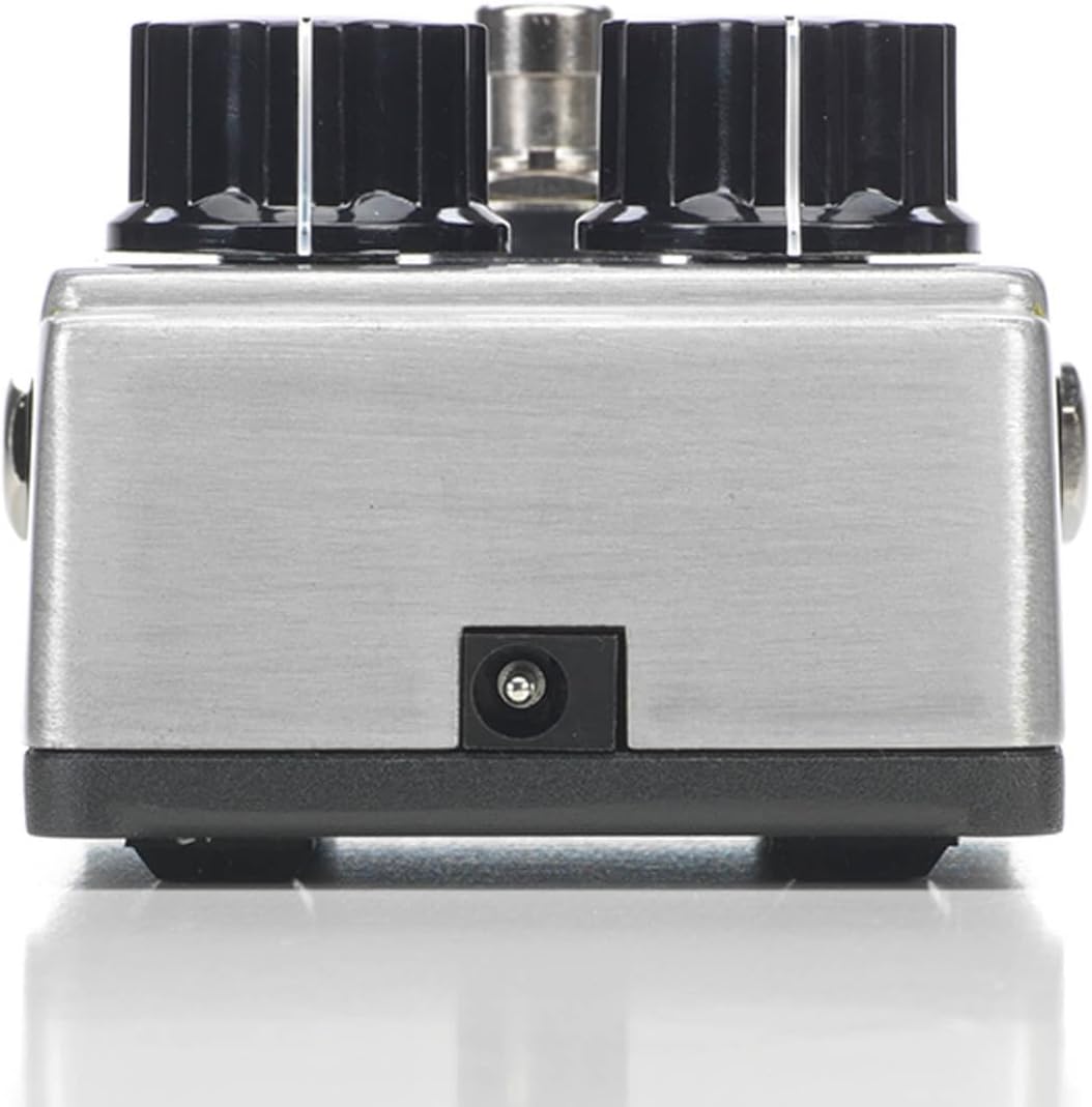 Digitech DOD-GUNSLINGER MOSFET Distortion Pedal with a Pair of R-Angle Patch Cable