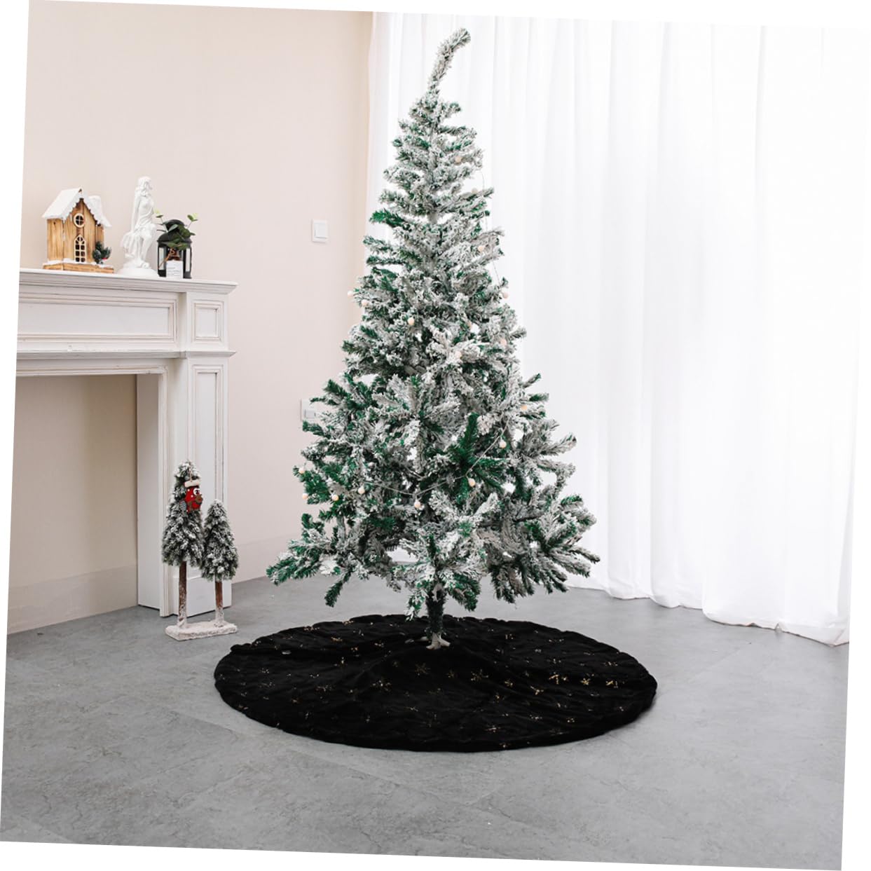 Condition photo showing New/Like New for Amosfun 1pc Christmas Skirt Elegant Black Xmas Decor Snowflake Pattern Holiday Decoration for Room Bedroom Garden and Office