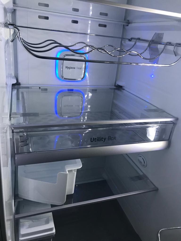 LG 668 L 4 Star Inverter Linear Frost Free SideBySide Refrigerator (GCL247CLAV, Platinum