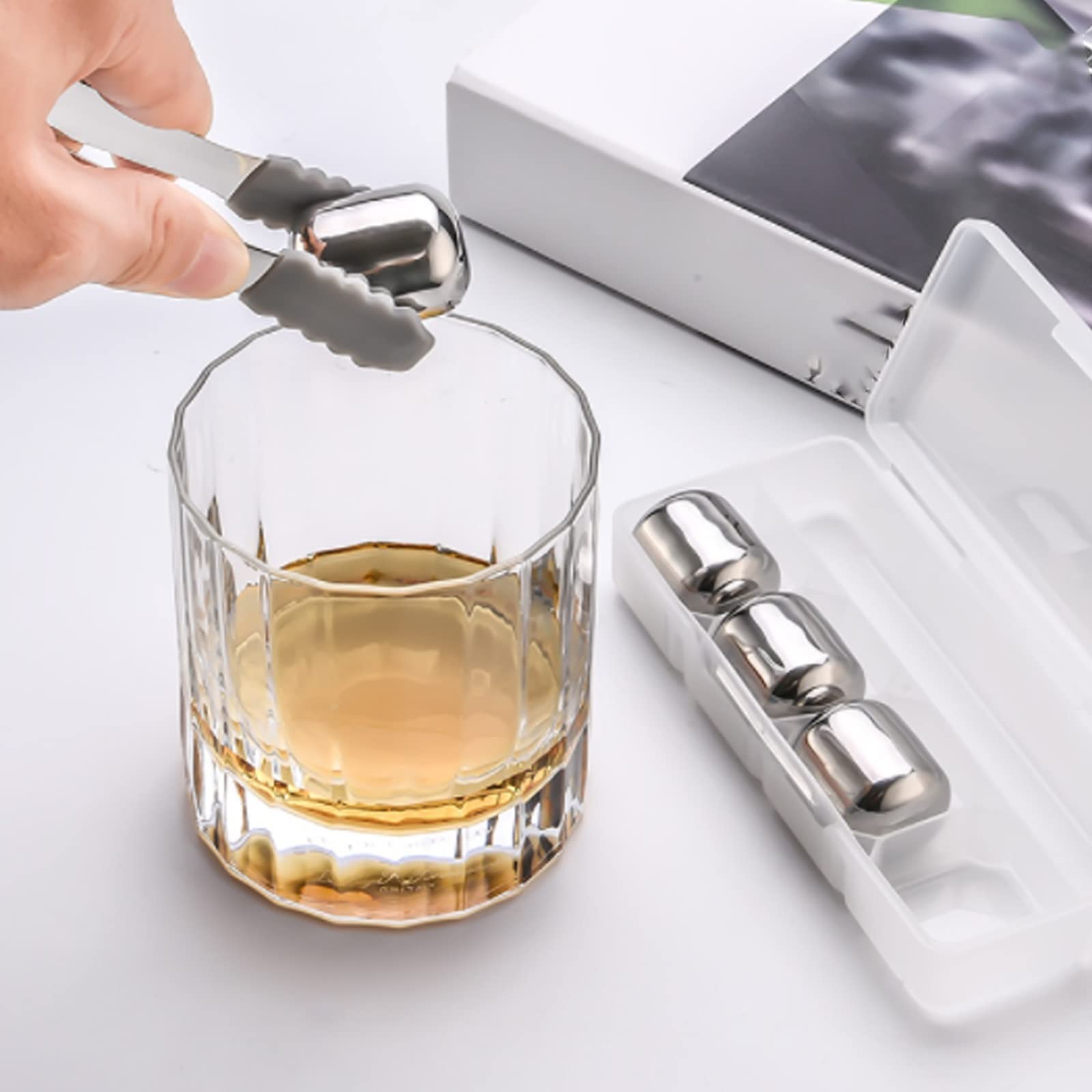 4 kamienie do whisky, metalowe kostki lodu ze stali nierdzewnej, skały whisky wielokrotnego użytku kamienie chłodzące do napojów i bourbon, zestaw upominków do picia dla mężczyzn tata mąż, prezent na