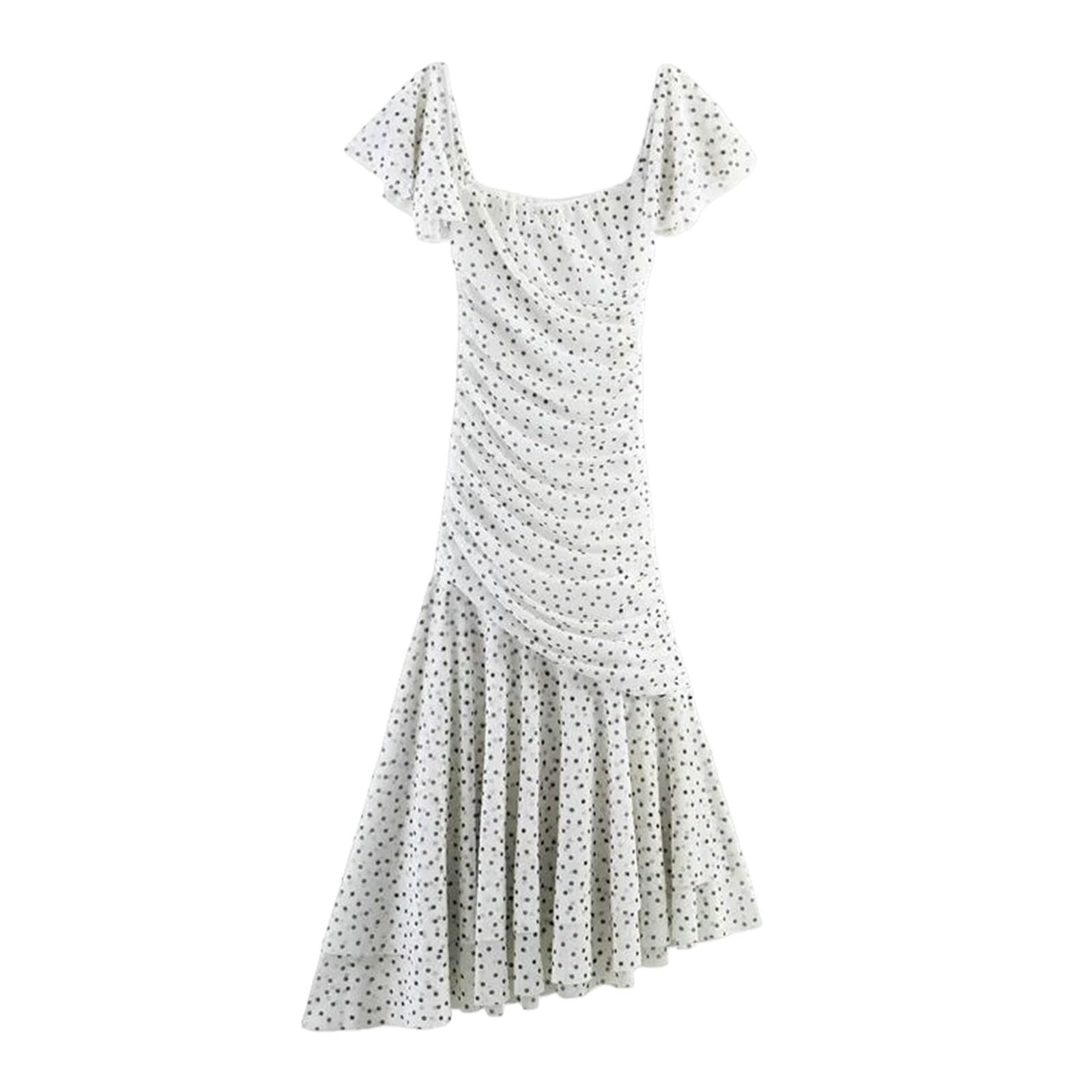 Robe femme à pois finie l'allure banale avec l'asymétrie