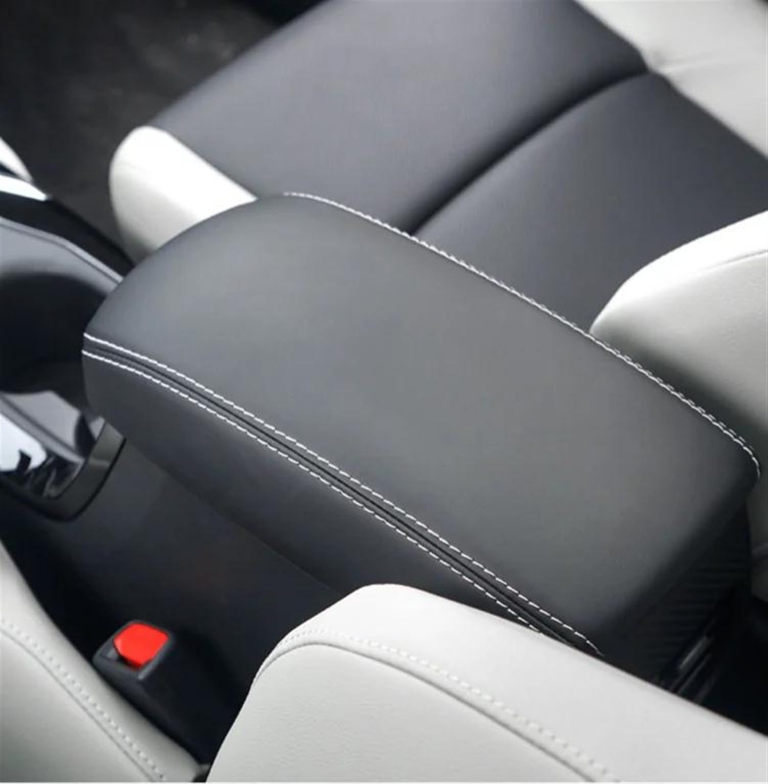 Pojemnik na podłokietnik do Toyota Cross XG10 2021-2023 (czerwona linia