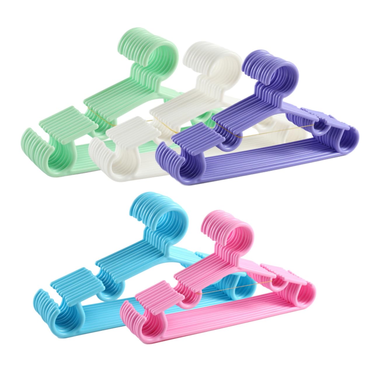 Petits cintres plastique résistants : lot de 50 pour organiser la chambre d'enfant