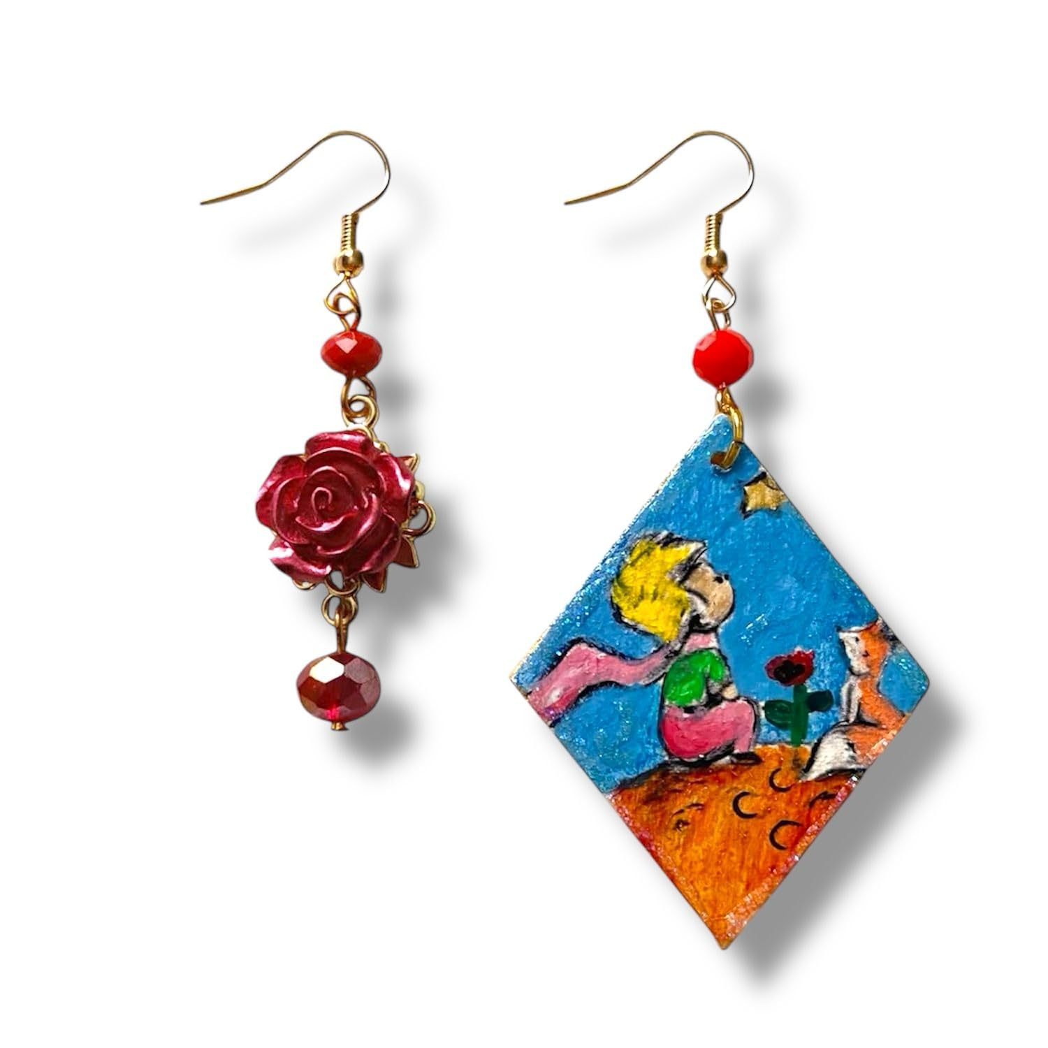 Pendientes pintados a mano - PEQUEÑO PRÍNCIPE - Pendientes asimétricos de mujer, Joyas de madera pintada, Gancho de plata, Hecho en Italia, Elaboración artesanal, Idea de regalo original Pendientes pintados a mano - PEQUEÑO PRÍNCIPE - Pendientes asimétricos de mujer, Joyas de madera pintada, Gancho de plata, Hecho en Italia, Elaboración artesanal, Idea de regalo original