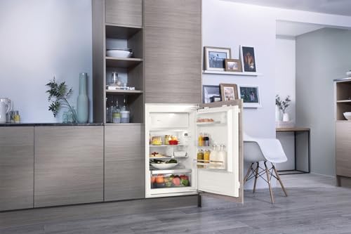 Bauknecht KSI 10GF3 Einbau-Kühlschrank mit Gefrierfach/Energieeffizienzklasse: D/Nische 102/ Elektronische Steuerung-LED Display/LED-Beleuchtung/Innenraumkonzept-Edelstahl-Elementen