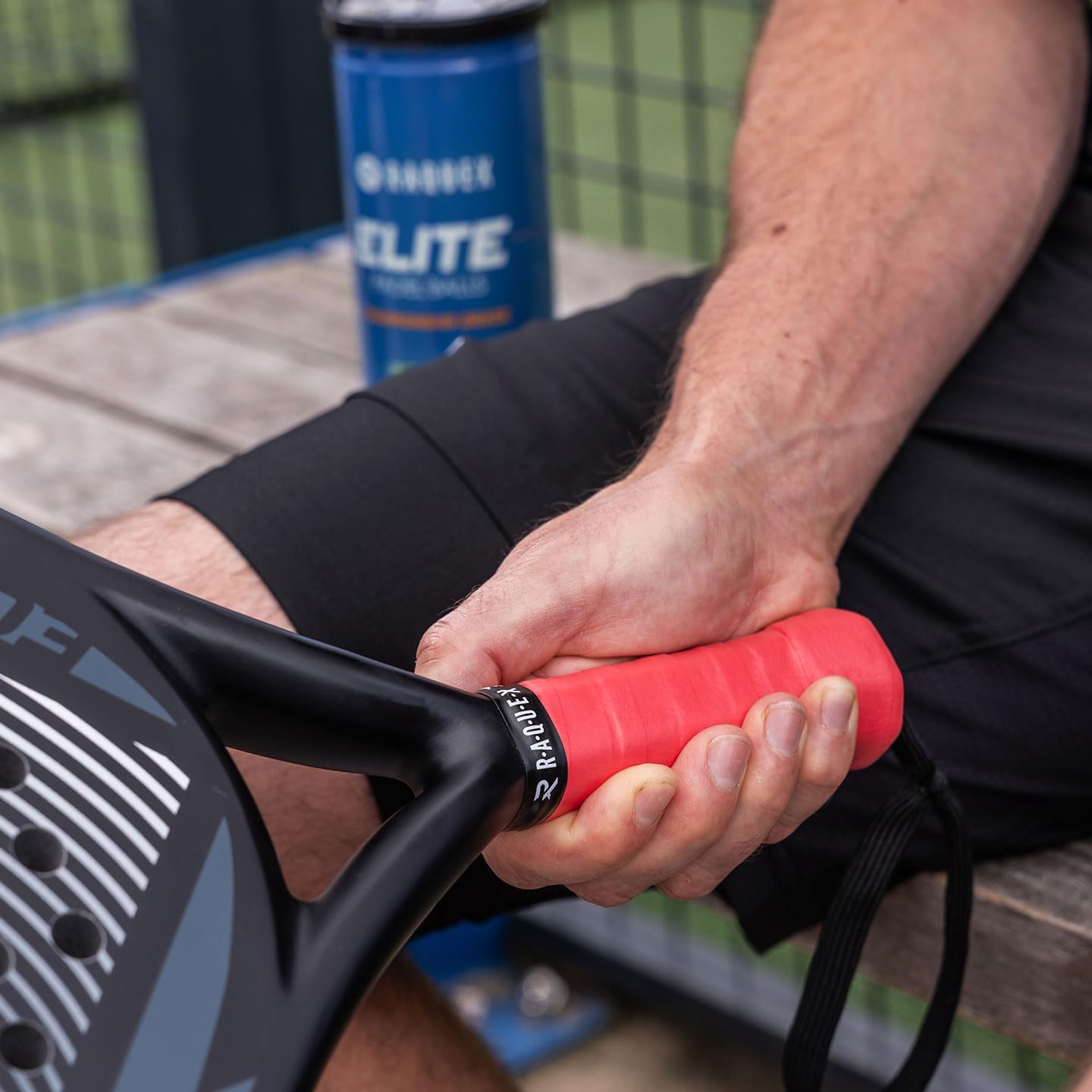 Raquex Surgrip Evade pour Raquettes de Padel — 10 Couleurs — Paquet de 3 surgrips, 0,65 mm d'épaisseur — Surgrip antidérapant Absorbant et légèrement adhésif pour Raquettes de Padel ou de Pickleball