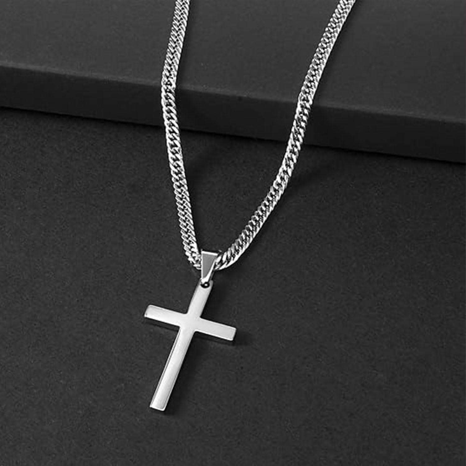 Męski naszyjnik z wisiorkiem w kształcie krzyża ze stali nierdzewnej srebrny/czarny/złoty wisiorek 15 x 28 mm - 50 x 30 mm