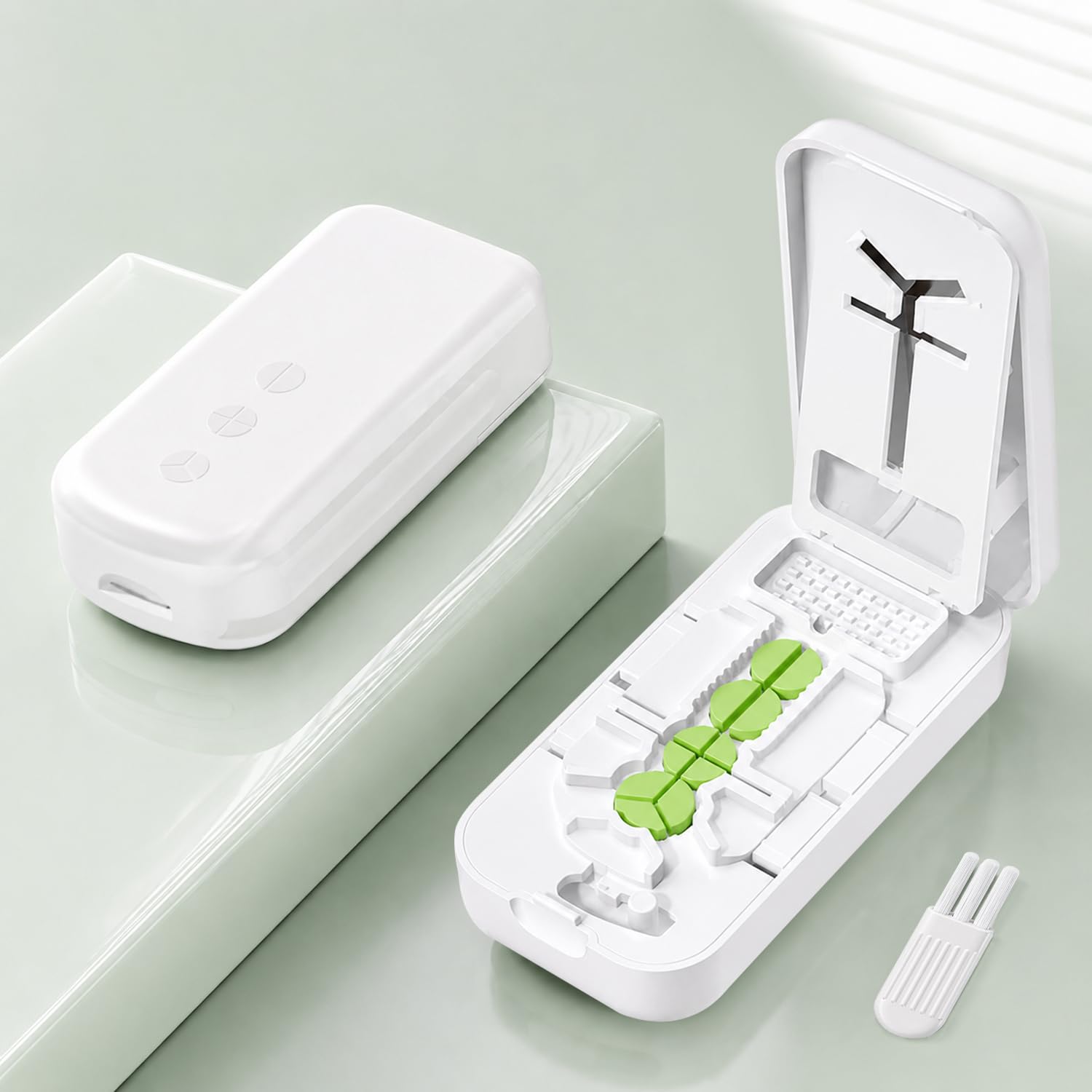 Tablettenteiler(mit Pinsel) Pill Cutter丨Pillenschneider ，Tabletten Teiler für Große und Kleine Tabletten,Medikamententeiler mit Aufbewahrungsfach,für Reise & Haustier