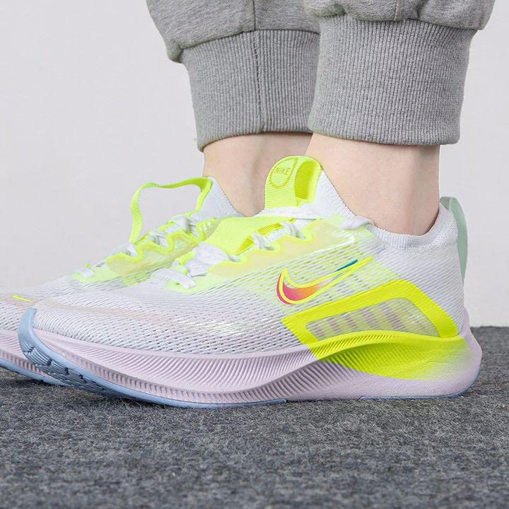 Amazon.co.jp: NIKE ナイキ ランニングシューズ 24.5cm ウィメンズ  