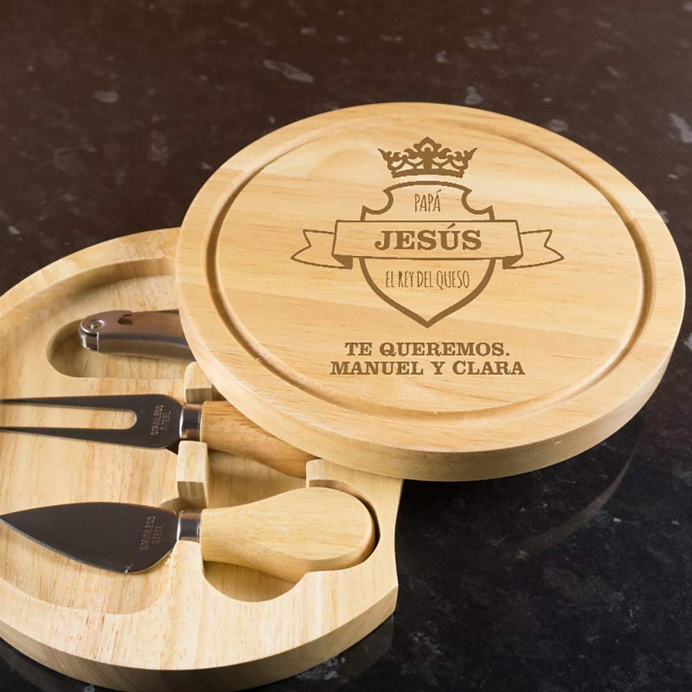 Cadeau personnalisé : planche à fromages pour « le roi du fromage » gravée avec son nom et la dédicace que vous voulez