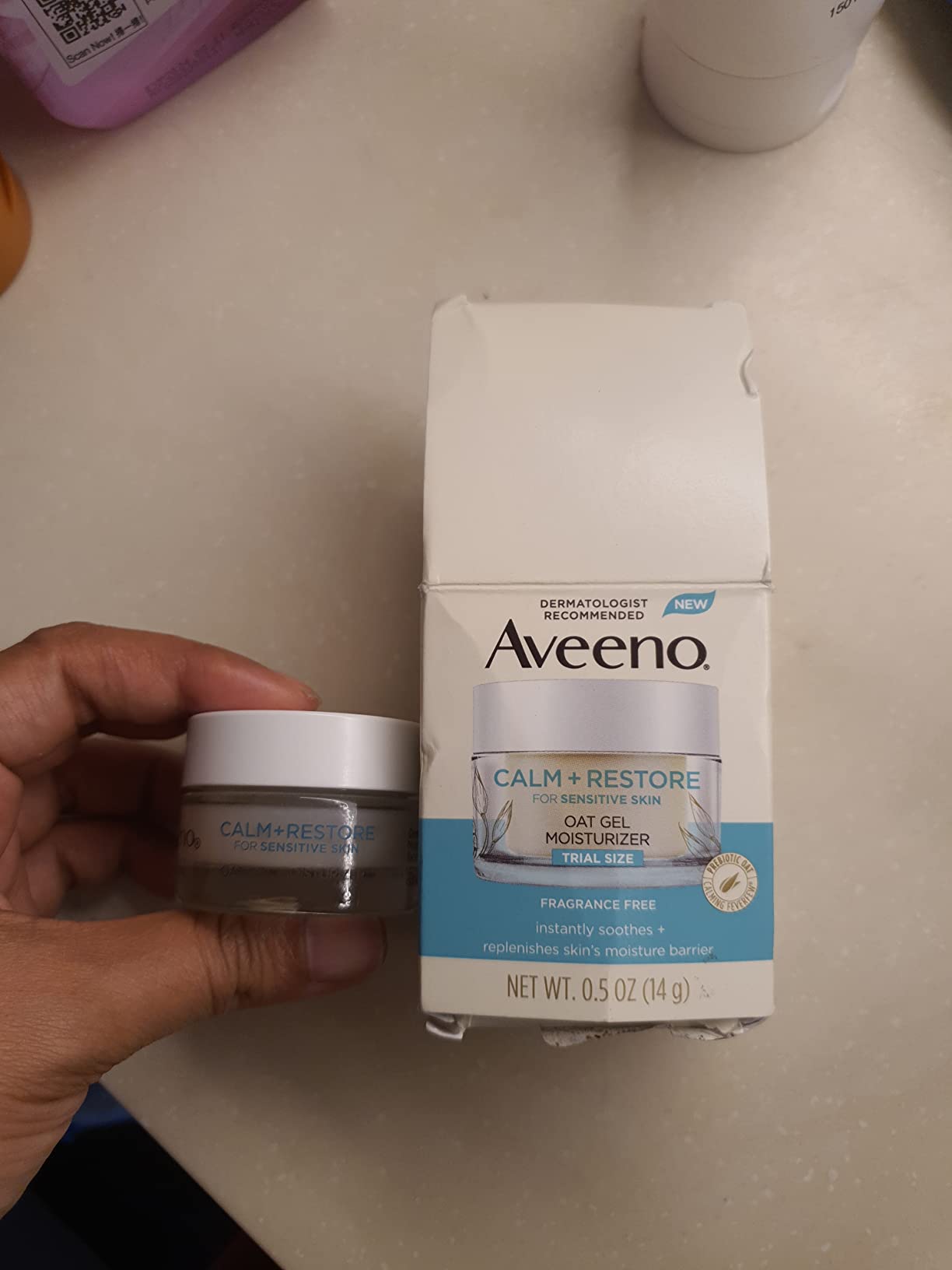 Kenvue Aveeno Calm + Restore Oat Gel Facial Moisturizer for Sensitive Skin, Fast-Absorbing, Soothing Lightweight Gel Cream with Prebiotic Oat & Feverfew, Fragrance-Free & Hypoallergenic, 1.7 oz