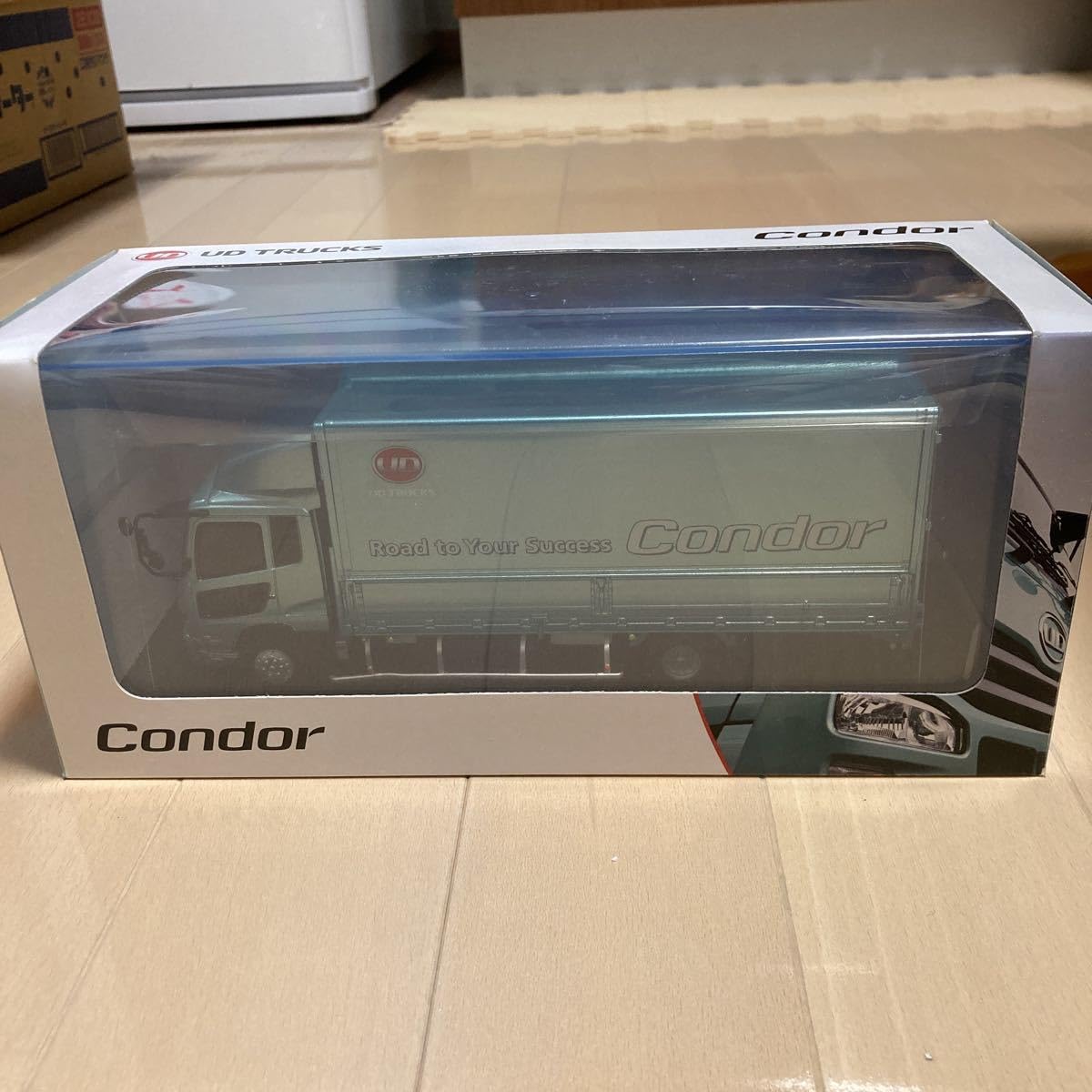 Amazon.co.jp: 1/43 UDトラックス コンドル ミニカー : おもちゃ