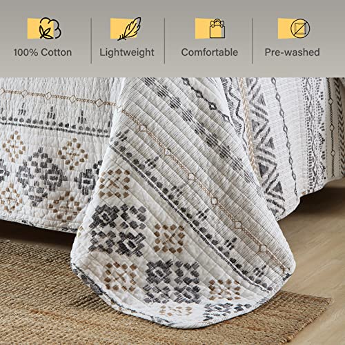Sahsahcasa Quilt Queen Size, Queen Quilt Set, 100% Cotton Boho Quilt, Queen Quilt Bedding Set Bedspreads, Bohemian Reversible Lightweight Striped Quilts Bedspread For All Season, White/Grey, 3-Piece #TOP2